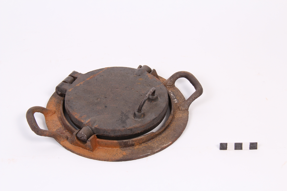 Vaffeljern tilpassa vedkomfyr med lause ringar.