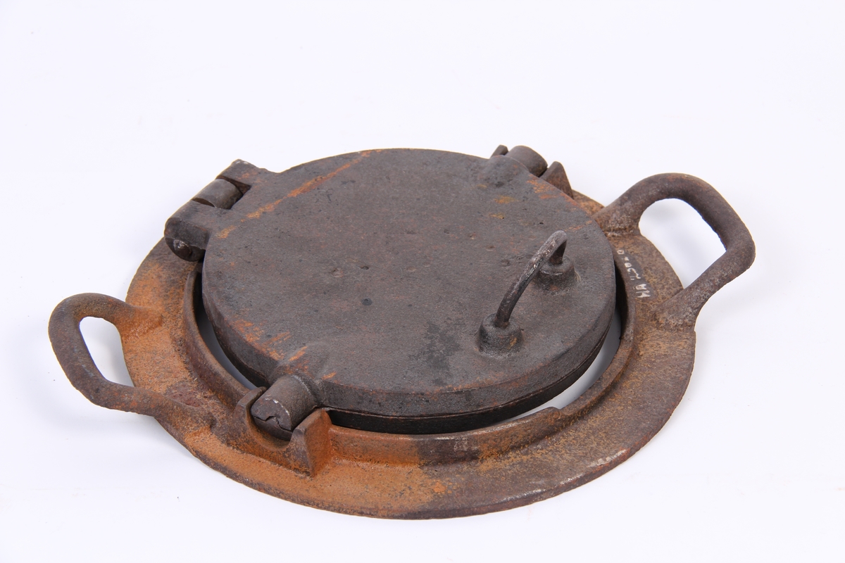 Vaffeljern tilpassa vedkomfyr med lause ringar.