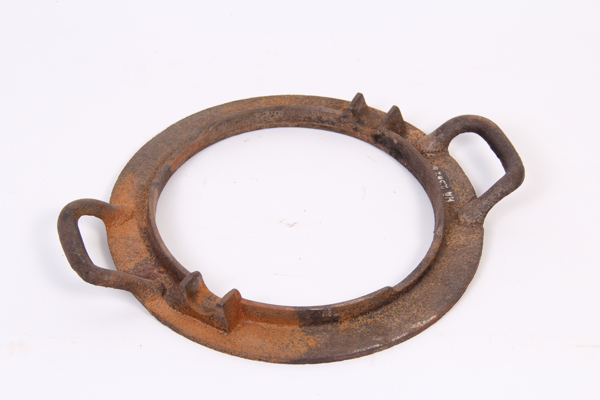 Vaffeljern tilpassa vedkomfyr med lause ringar.