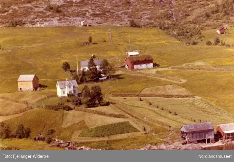 Flyfoto Gildeskål. Våtvik. Widerøe 14.juli 1961. W 32817