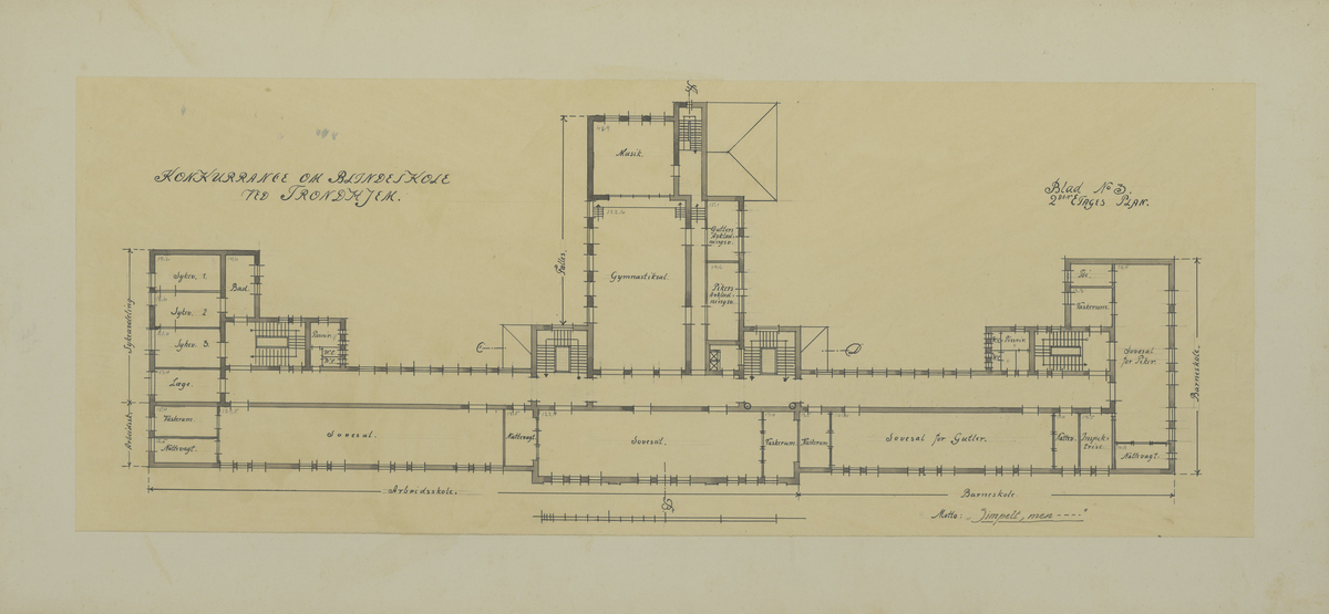Mappe med materiale som omhandler tegnekonkurranse. Består av mappe (01), Konvolutt (02), visittkort (03-04), hefte (05), ark (06), og tegninger (07-19). 

Mappe i grovkornet kartong med tråd for knyting. Inne i mappa ligger 13 rektangulære tegninger. Tegningene er laget på hvitt papir som er limt på kartong. Noen tegninger er fargelagt, noen er i svart-hvitt. Sammen med tegningene ligger det et hefte av papir med trykt svart skrift fra komiteen som omtaler alle bidragene og vinneren, et ark med beskrivelse av det ene bidraget, samt en liten konvolutt med vokssegl som inneholder to visittkort.