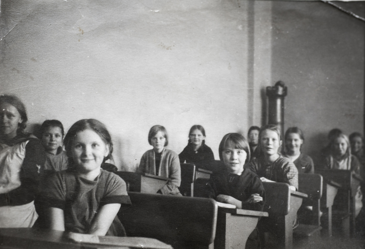 Skuleklasse ved Tyssedal barneskole. 