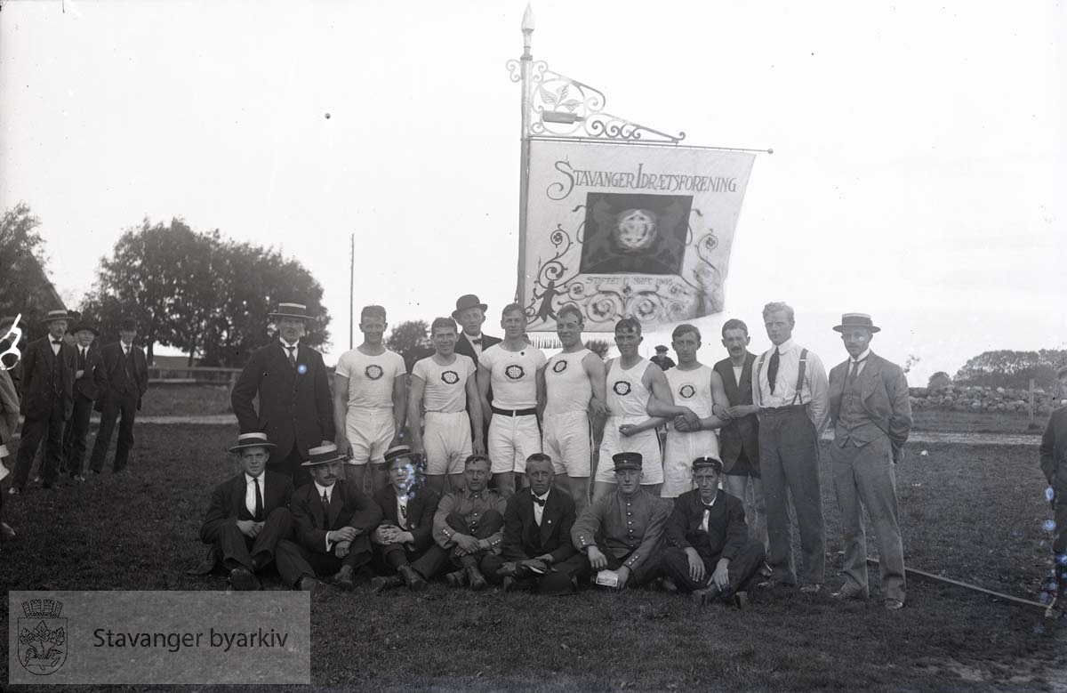 Pokalkamp Norrøna - SIF (SIF-bok s. 97) .Fotball.