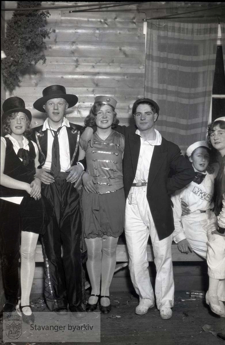 Fra kostymeball (muligens Oslo?)