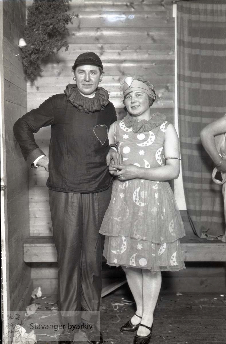 Fra kostymeball (muligens Oslo?)