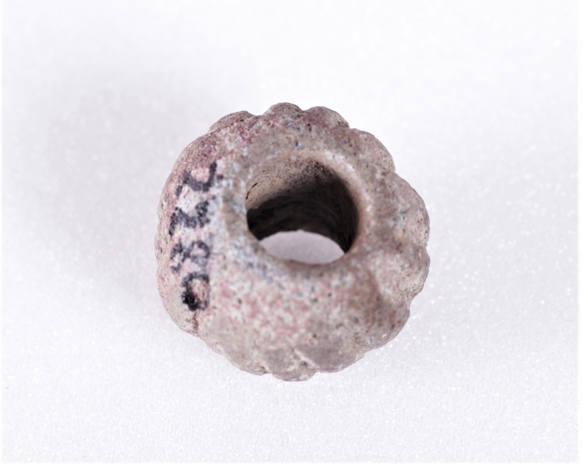 Perle i stein, riflet