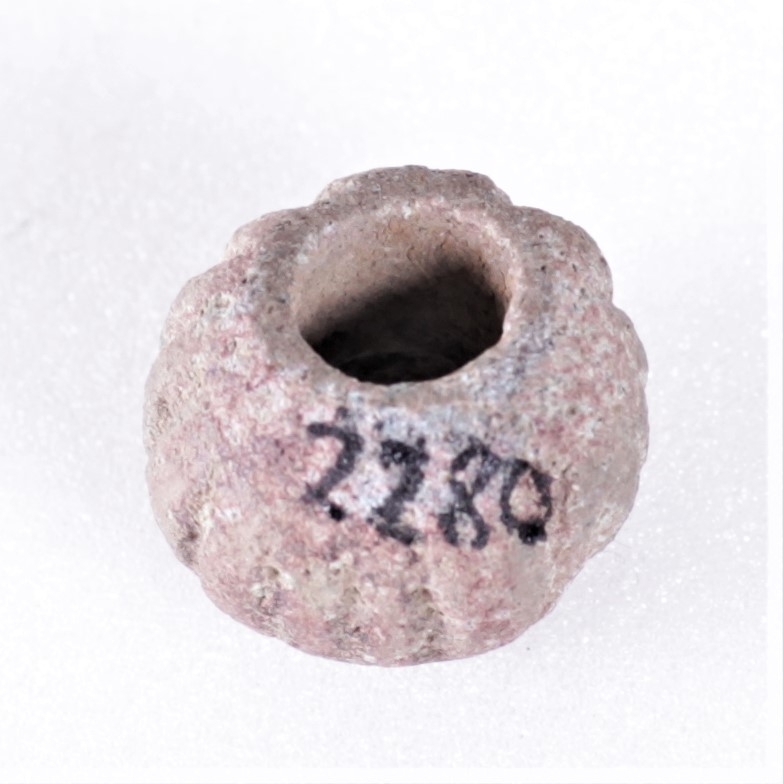 Perle i stein, riflet