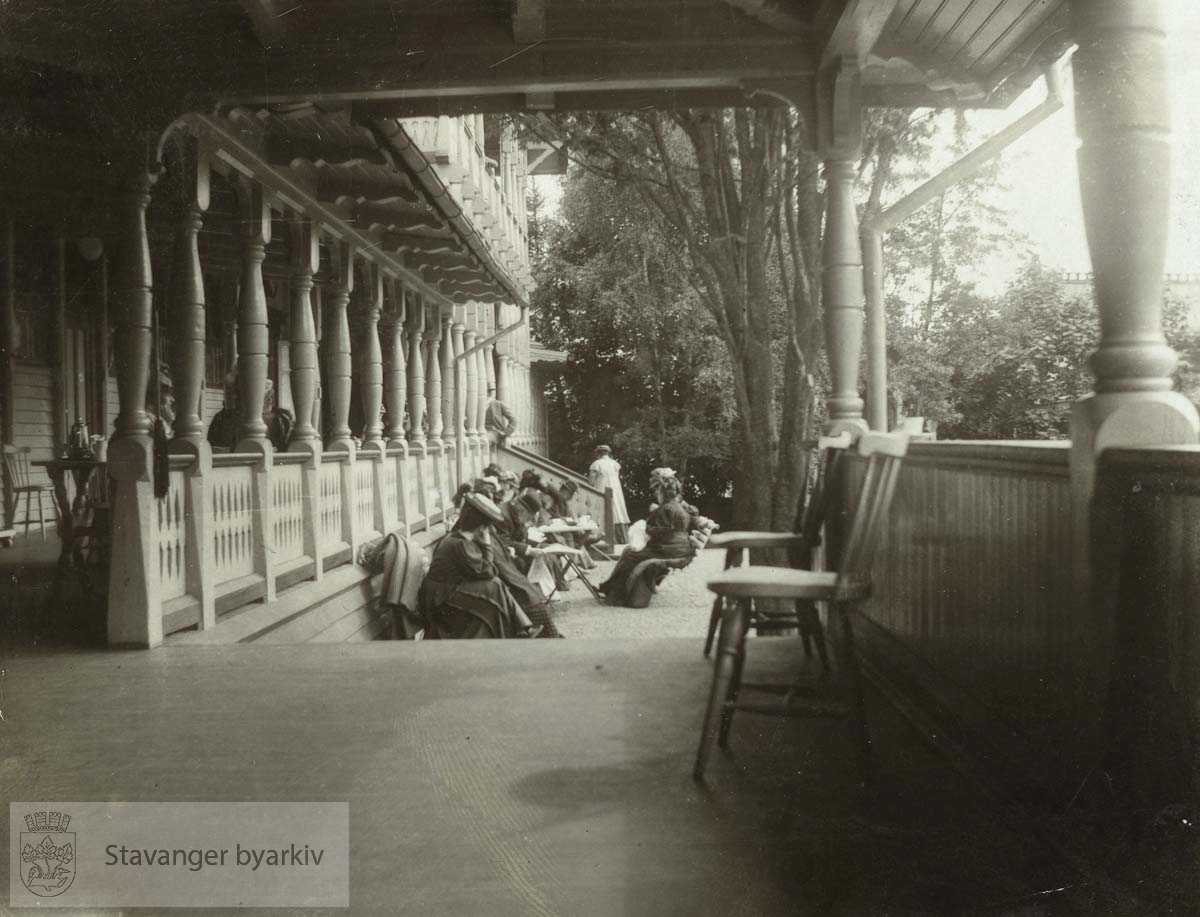 Familine Monsen i Larviks Bad juni/juli 1907