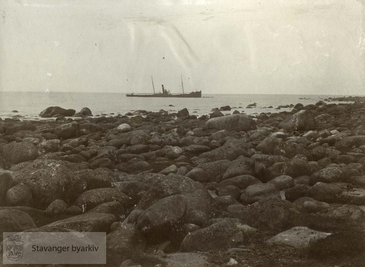 S/S Fosli strandet på Varhaug