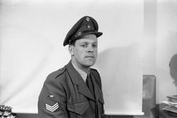 Seks portretter av uidentifisert militært befal med sersjant