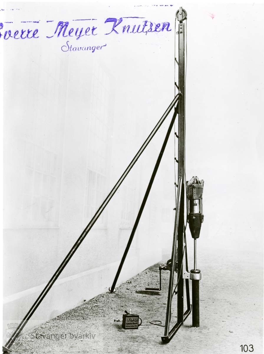 De fleste later til å være tyskproduserte. (De fleste bildene er stemplet Sverre Meyer Knutsen, Stavanger. Sannsynligvis den norske importøren av disse maskinene)