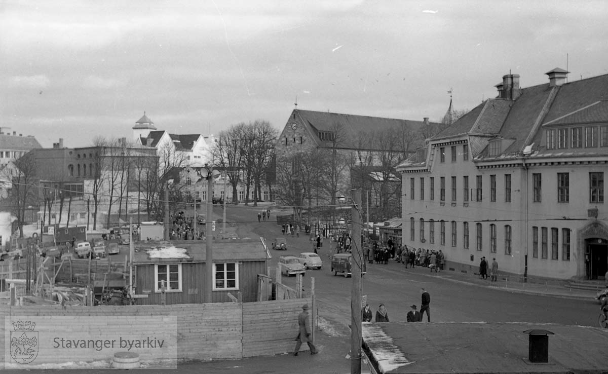 Det gamle posthuset til høyre