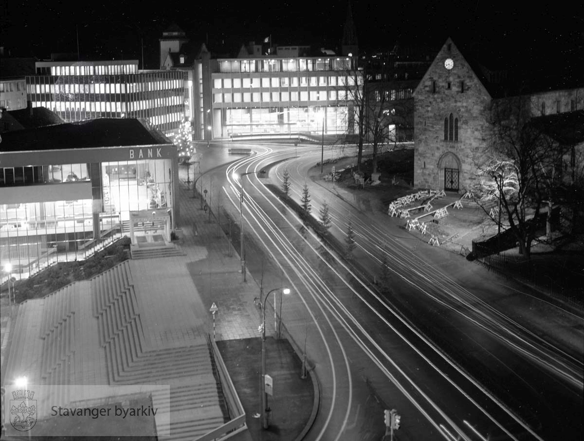 Fra Ankerbygget: Torget, Stavanger Sparekasse, Hetland Sparebank, Norges Bank, Stavanger Domkirke.