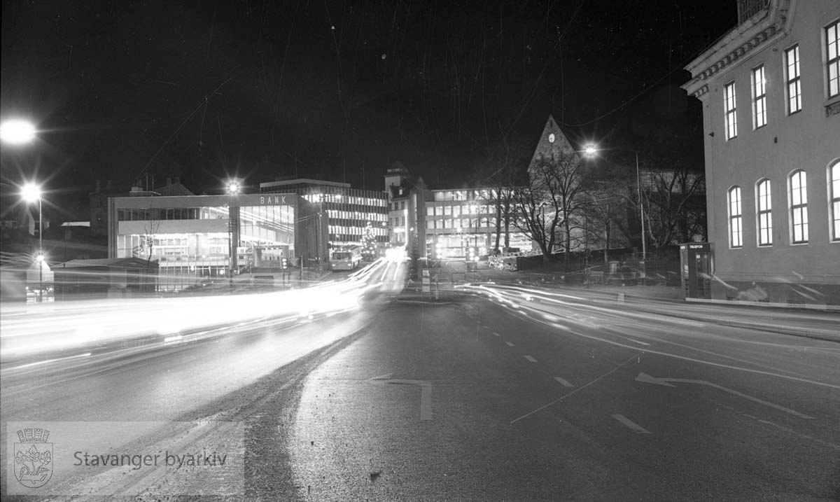 Stavanger Sparekasse, Hetland Sparebank, Norges Bank, Stavanger Domkirke.