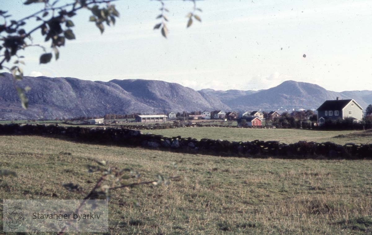 62. Sommerro, industri .Mariero / Vaulen.Området rundte Zetlitzveien , Sommerrostubben, Fagerflåtveien, Småflåtveien og Langflåtveien.