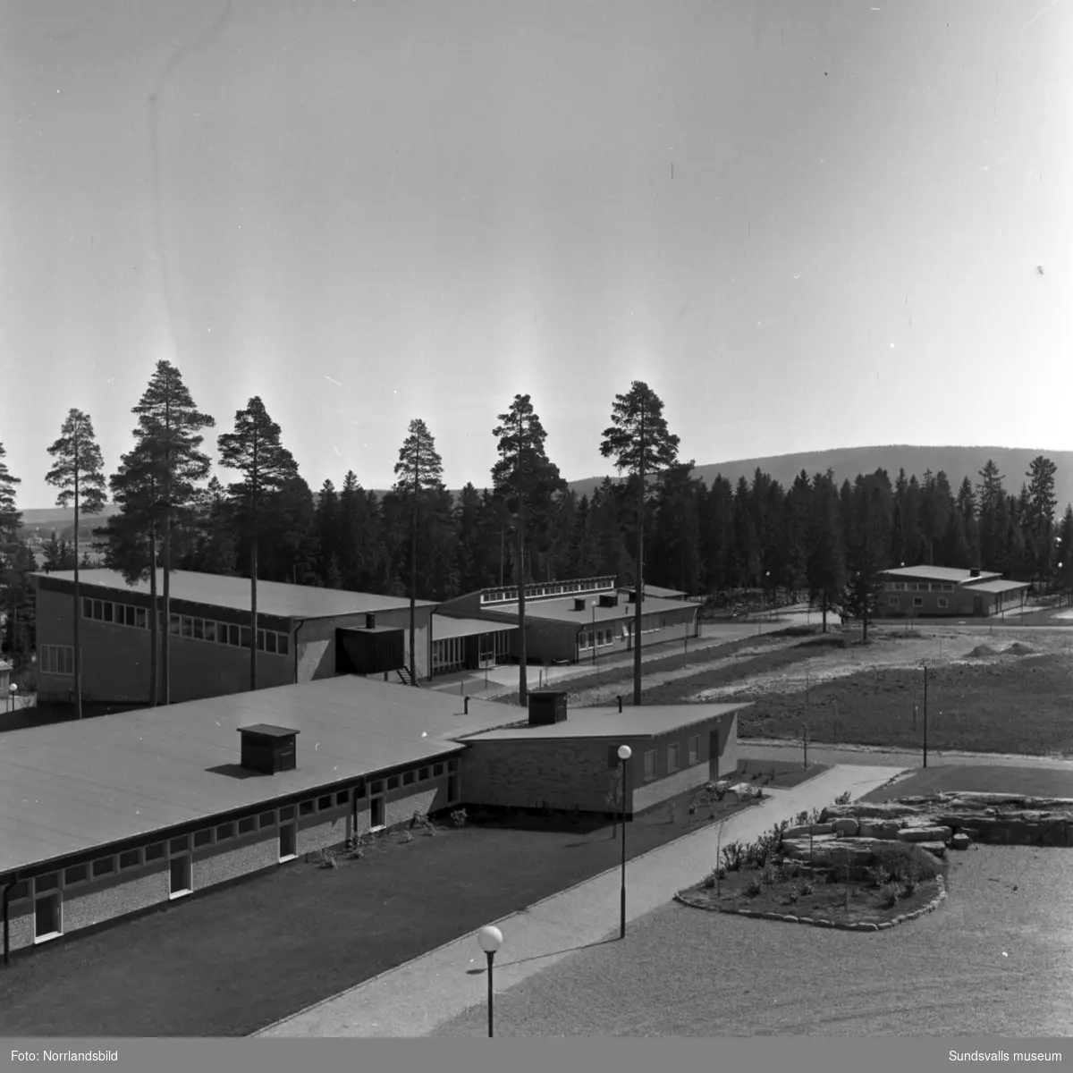 Exteriörbilder på den nybyggda Hagaskolan.