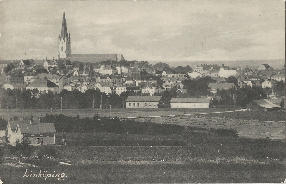 Vykort från  Linköping.
Domkyrkan, vy mot norr,
Poststämplat 26 juni 1914
Svenska Litografiska Stockholm