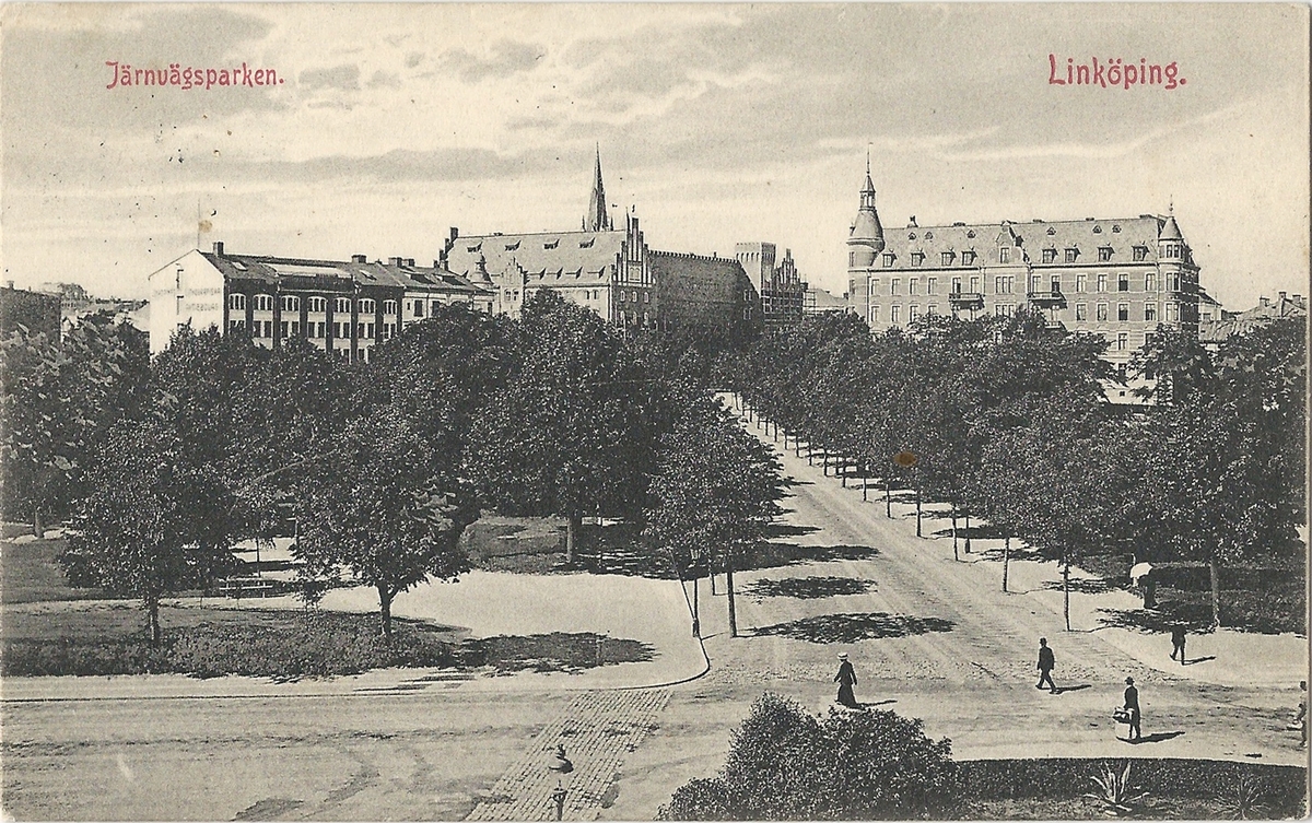 Vykort från  Linköping Järnvägsparken 
Järnvägsavenyn, Järnvägsparken, Domkyrkan, Miljonpalatset, Frimis, Frimurarhotellet,
Poststämplat 19 juli 1902
Westerblads Pappershandel Linköping