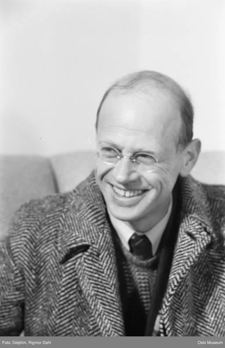 portrett, mann, skuespiller, sceneinstruktør, teatersjef, brystbilde