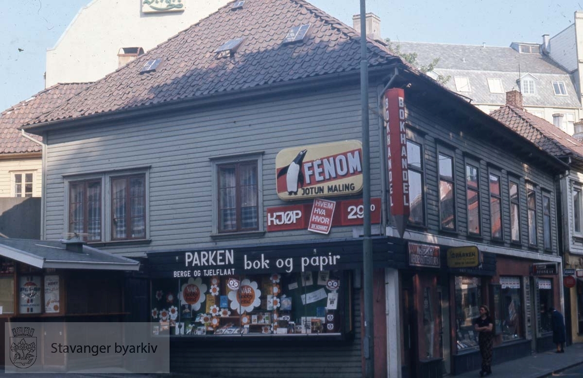 Seilmaker C. Henriksens hus.Parken Bok og Papir