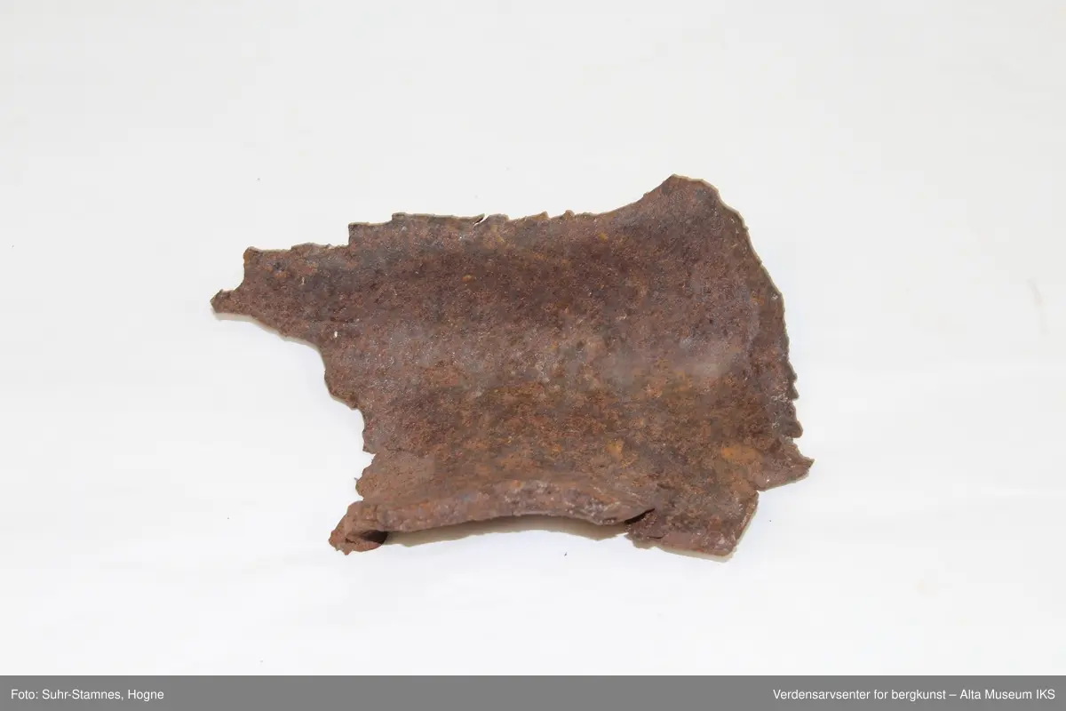 Et jernfragment med uregelmessig form.