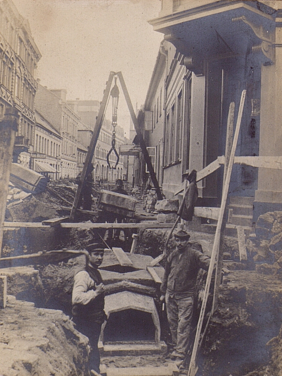 Malmö nät och stationer år 1890. Arbete jordkabel.