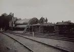 Tillverkning av slipers i mobil anläggning från Slipers-Aktiebolaget, Lessebo år 1910.