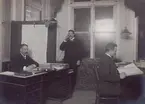 Aktuarié Löfgren (längst till höger). 1900 - 1910.