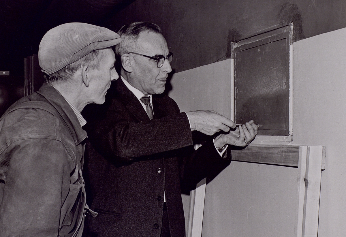 Telestyrelsen i Farsta. Invigning1962. Gd Sterky murar in arkivhandlingar.