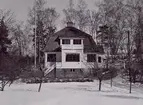 Södertörns Villastads telefonstation år 1952. Exteriör.