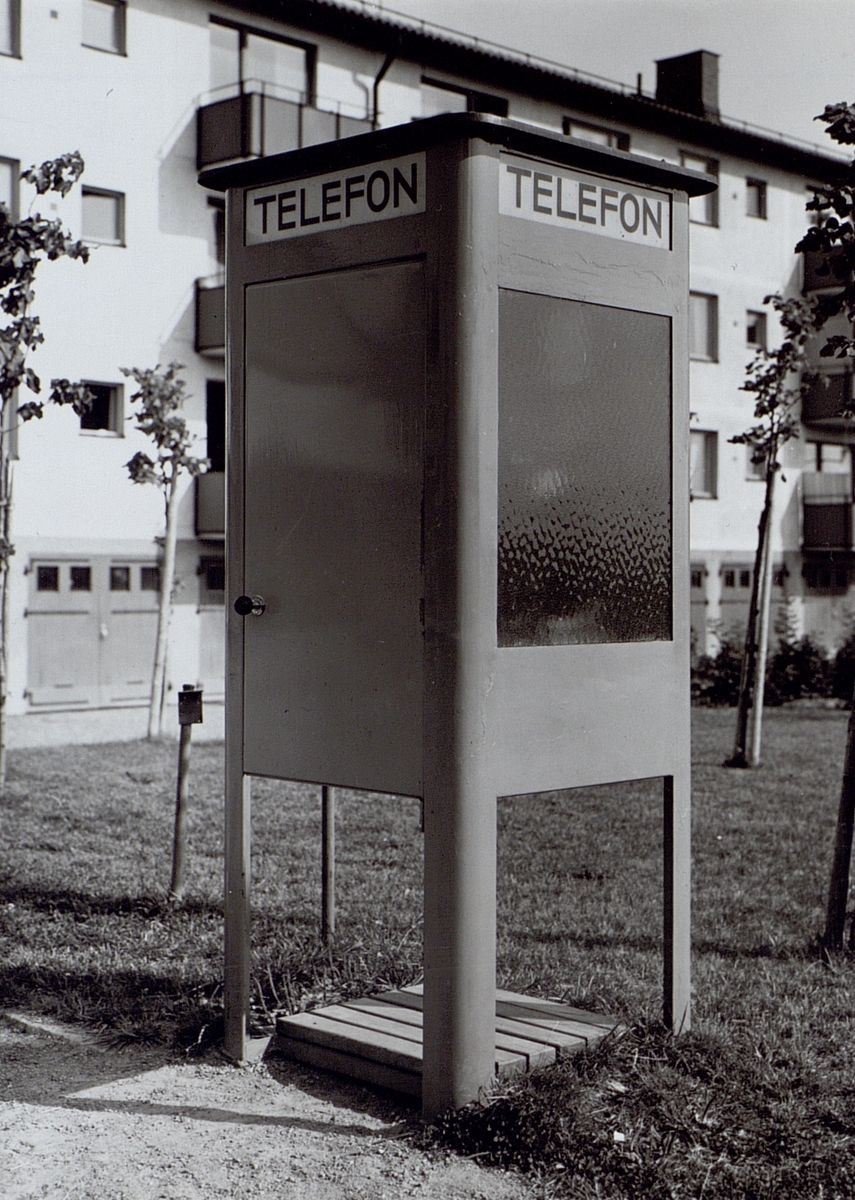 Telefonkiosk modell år 1941.