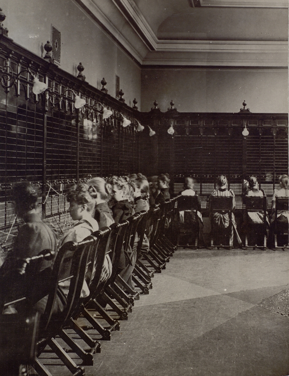 Telefonstationen, Skeppsbron 2, år 1890.