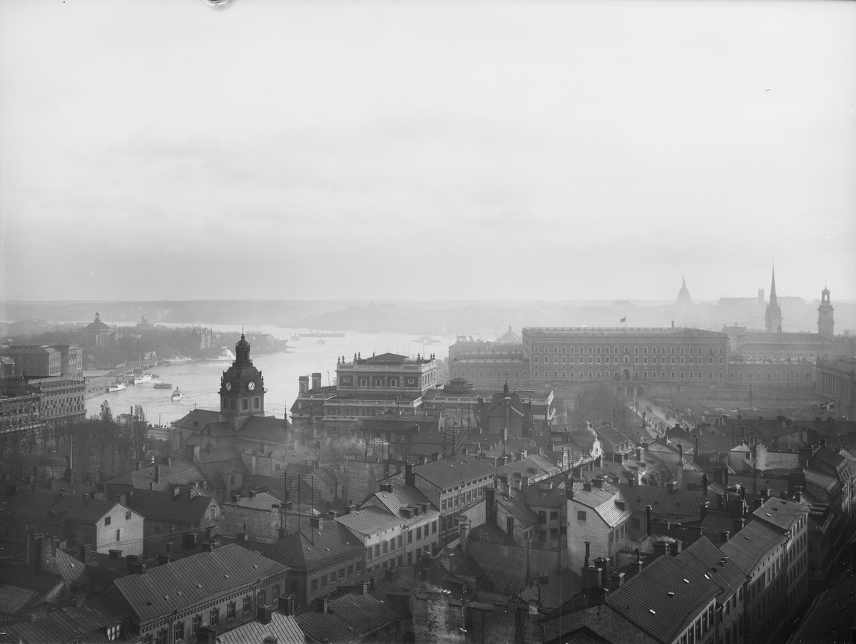 Telefontornet. Utsikt, sydost. Stockholms Ström och Slott i fonden.