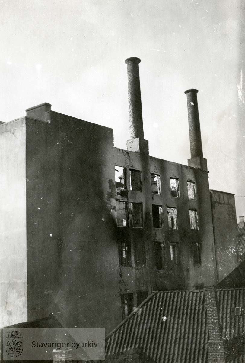 Brann i politikammeret.