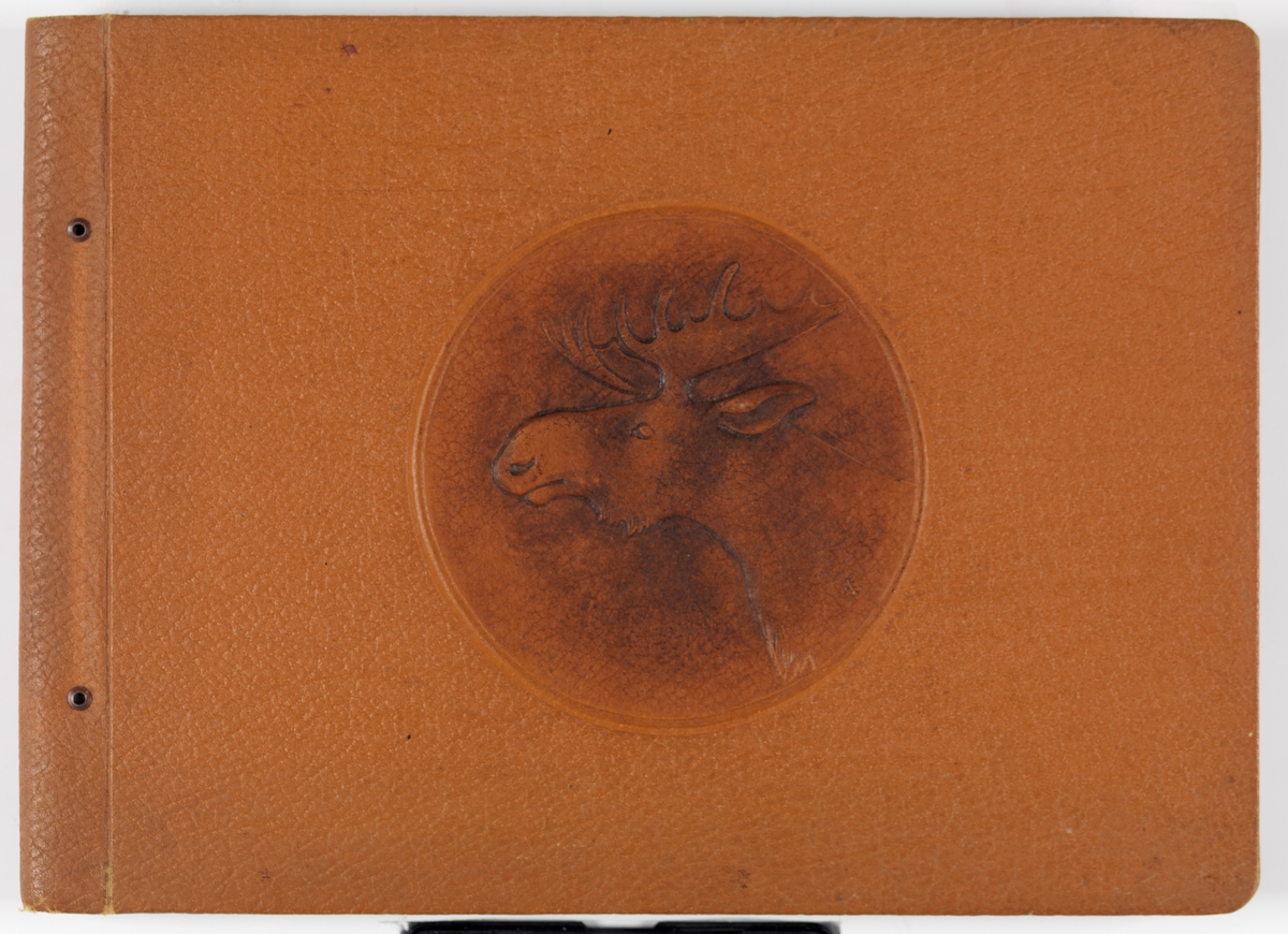 Adolf Bechs fotoalbum fra 1939-1940. Bech var kontorsjef ved transportkontoret i generaldirektoratet for Norges Statsbaner. 

Enkeltbilder fra albumet er publisert på reg.nr. UHB-105-0002 - UHB-105-0141.