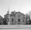 Den så kallade Asklundska villan i Linköping är uppkallad efter byggherren, tobaksfabrikören Ernst Asklund. Byggnaden stod klar 1894, uppförd efter ritningar av P A Löfgren och Gustaf Paulsson i Norrköping.