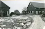 Badelunda sn, Vedby.
Västerås, RAÄ fornlämning 396:1
Grav nr 6, 1933.