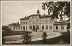 Skövde stationshus sedd från gatusidan.