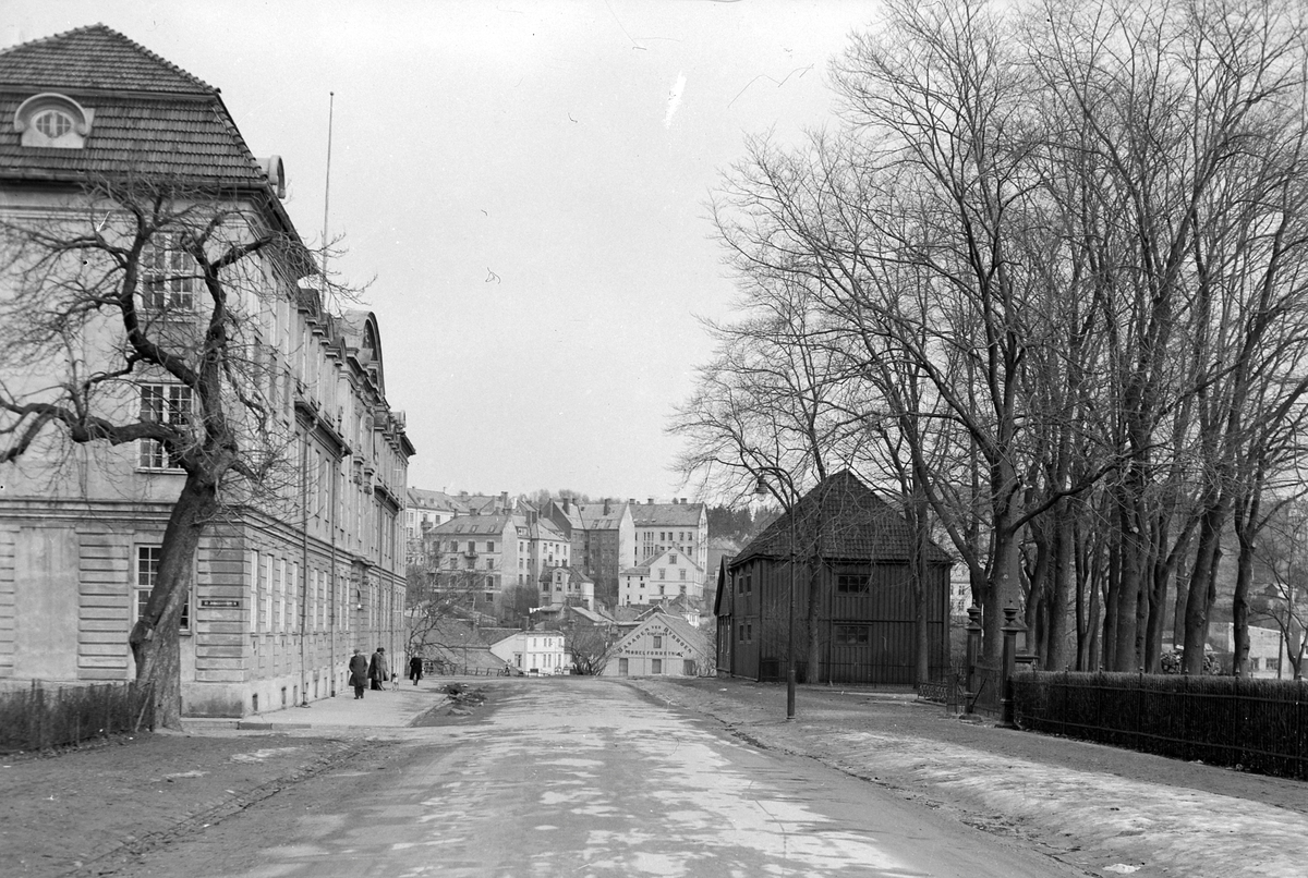 Bispegata med Thomas Angells Hus