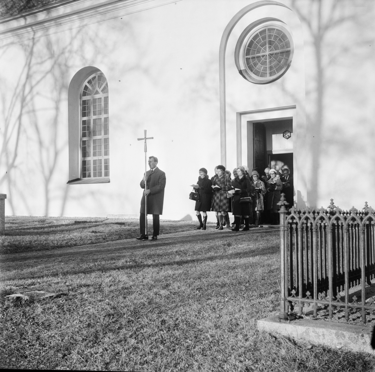 Invigning av utvidgad kyrkogård, Östervåla, Uppland 1971