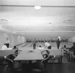 Interiör från City-Bowling i Linköping. Hallen var belägen i källarplanet till EPA-varuhuset vid Storgatan. Tiden är omkring år 1970.