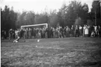 Troligen baseball-spel på Åsavallen, Grännaberget. Publik som tittar på.