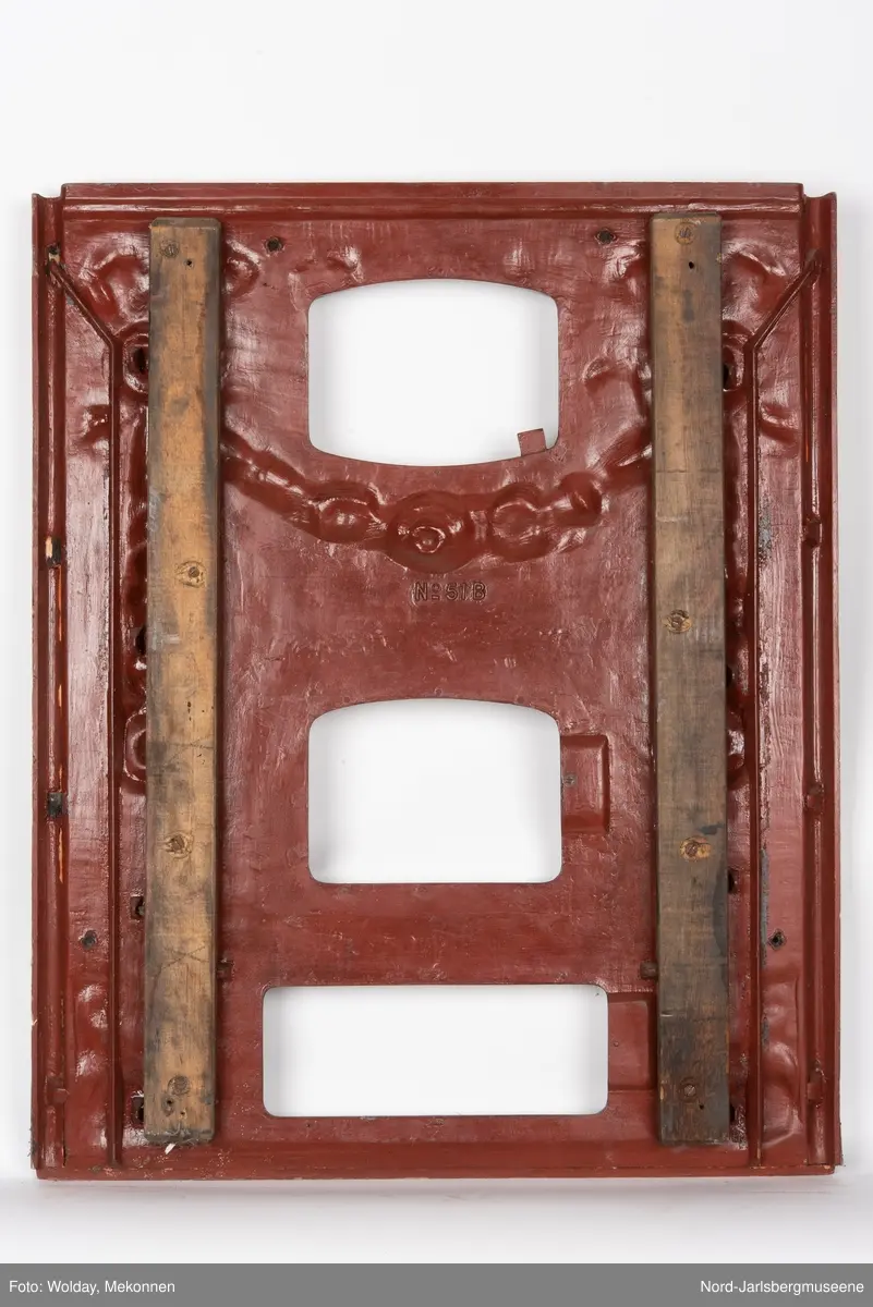 Frontplate, to sideplater, og en frontplate til toppstykket.