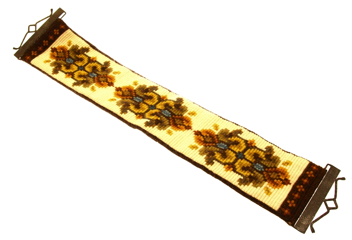 Brodert klokkestreng med påsydd bakstykke