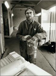 Georg Adophi vid pallyftaren. Han är fackligt ombud vid gods