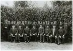 Gruppbild på lokförare samt maskinpersonal 1908.