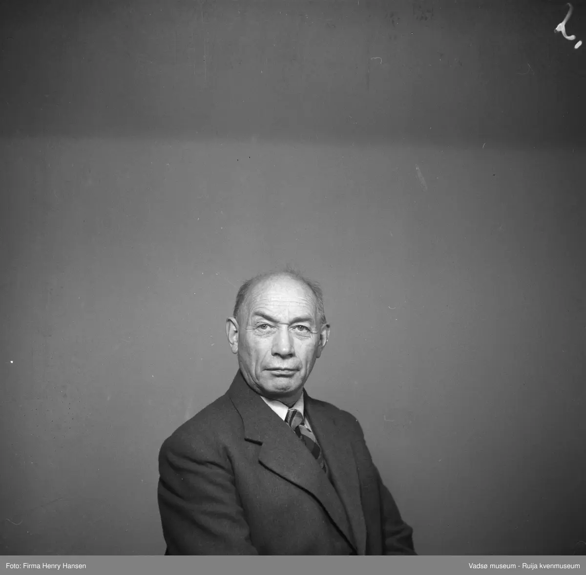 Portrett av Lyder Aarseth. Han var skoledirektør i Finnmark 1933-1943, 1945-1951.