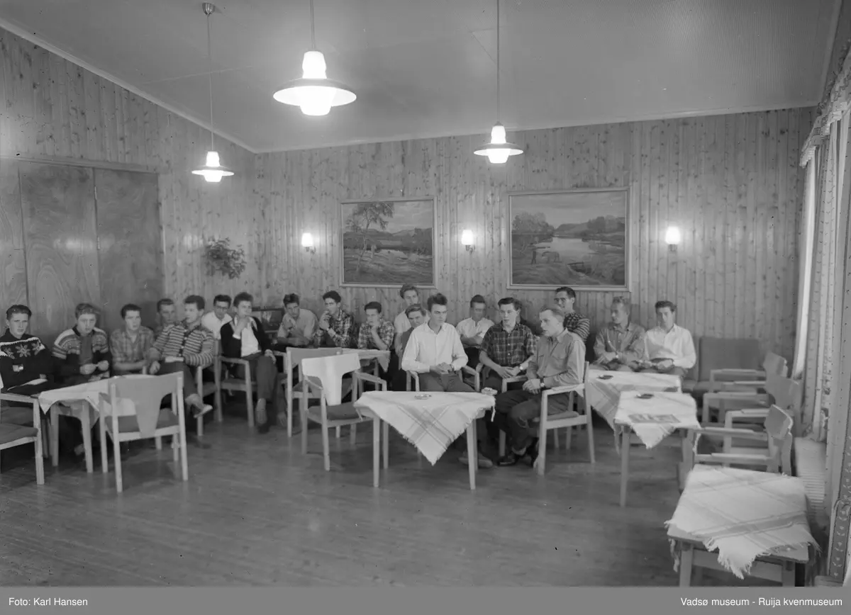 Finnmark landbruksskole, Bonakas, høsten 1958 i peisestua.