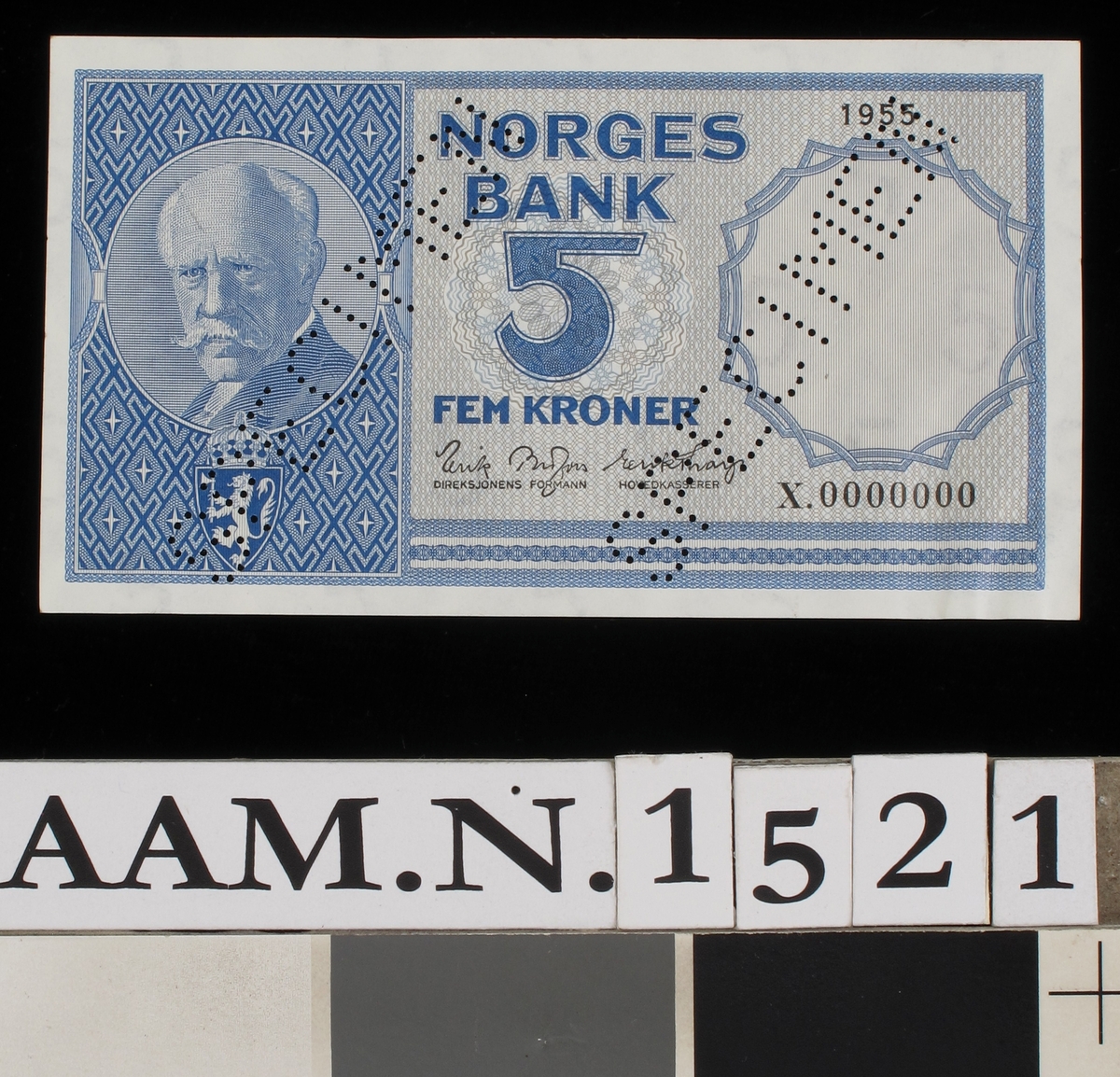 Portrett av Fridtjof Nansen. På revers side motiv fra Lofoten, fjell, fiskebåter, fiskere i arbeid m.m.