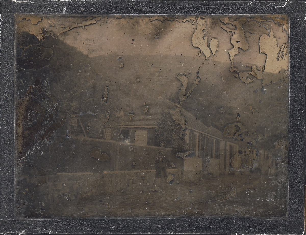 Man utanför bostadshus i Gustavia, Saint-Barthélemy